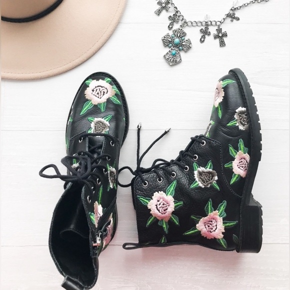 NEW Rebecca Minkoff Black Floral Embroidered Gerry Lamb Leather Combat Boots - Picture 3 of 6